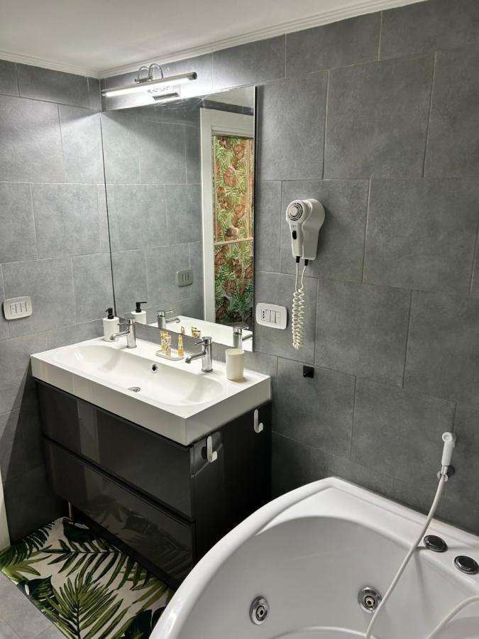 A Un Passo Dal Castello Maschio Angioino Apartamento *
