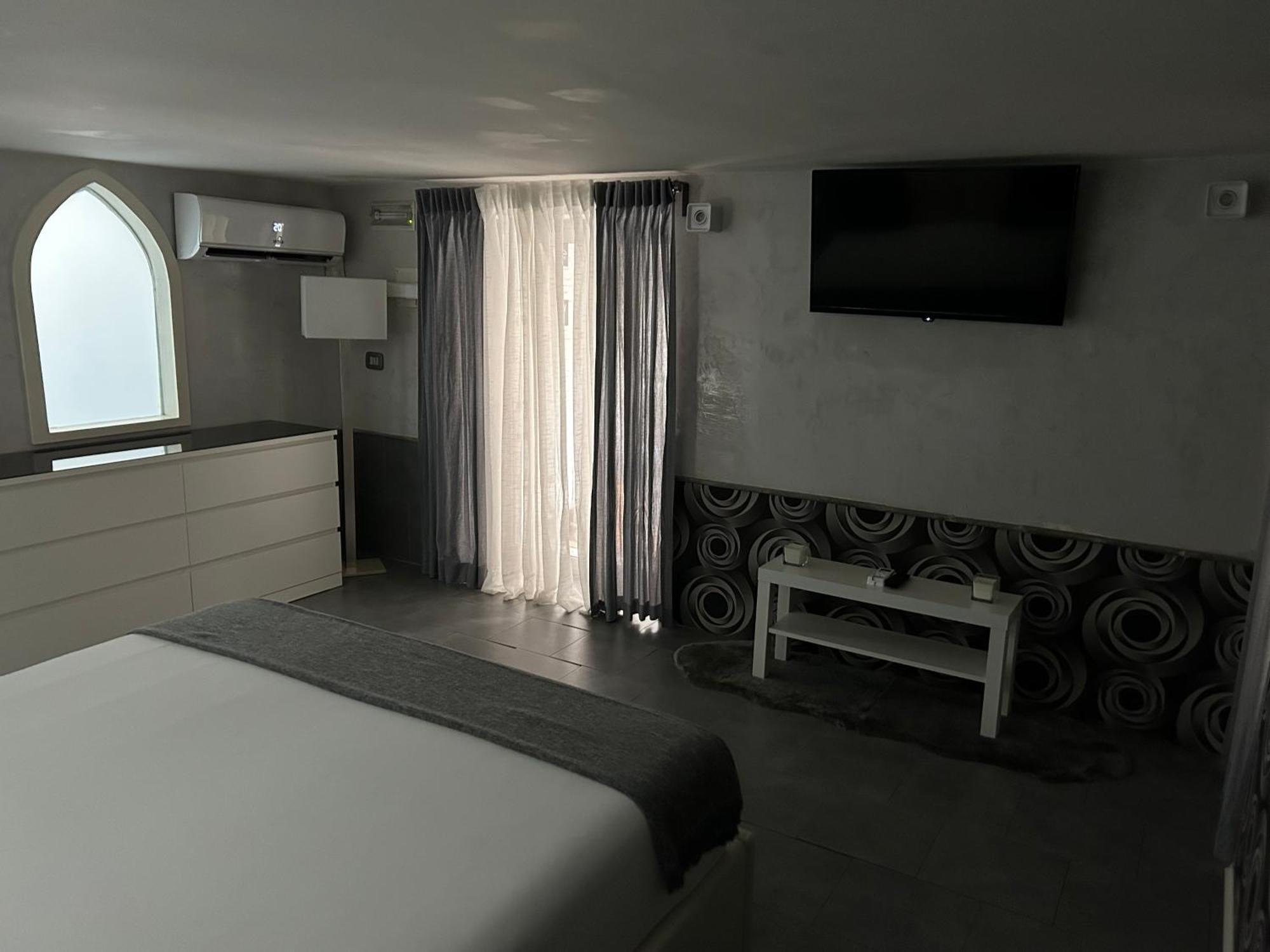A Un Passo Dal Castello Maschio Angioino Apartamento Nápoles